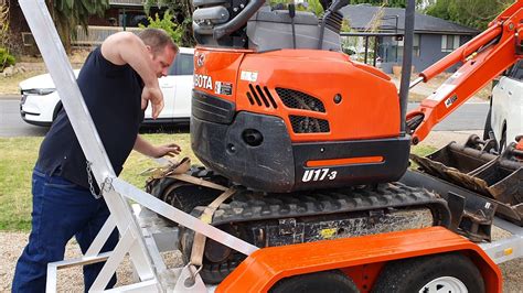 mini excavator to fit down steps|Mini Excavators .